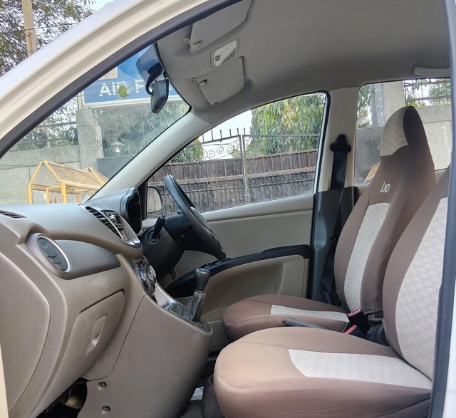 Hyundai i10 Magna 1.1L Second-hand 2016 Hyundai i10 Magna 1.1L for sale in Gurgaon-14