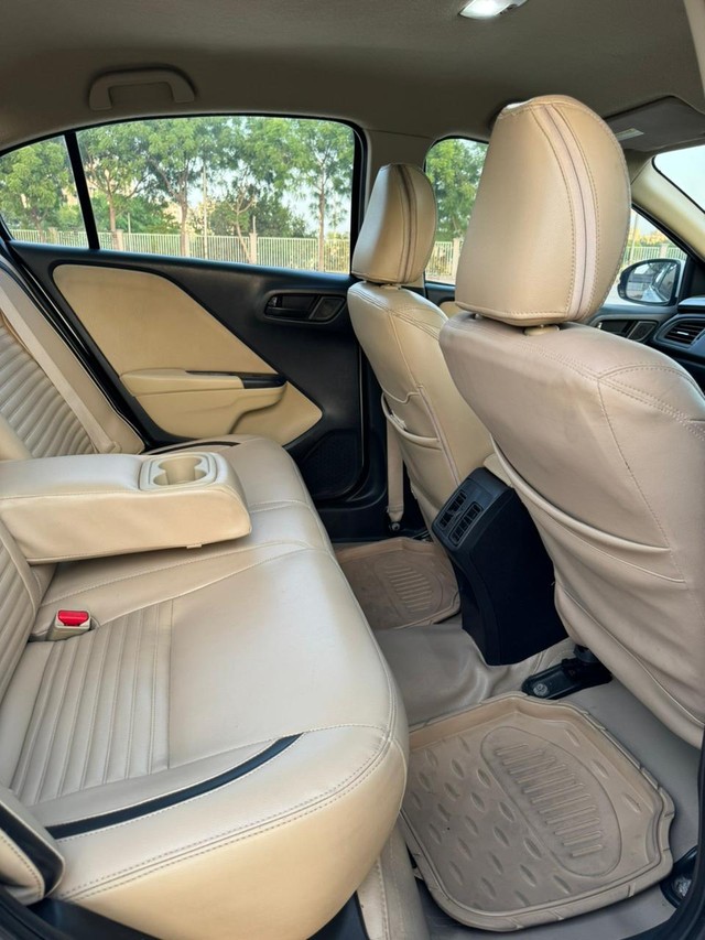 Second-hand 2014 Honda City i DTEC SV for sale in Ahmedabad-11