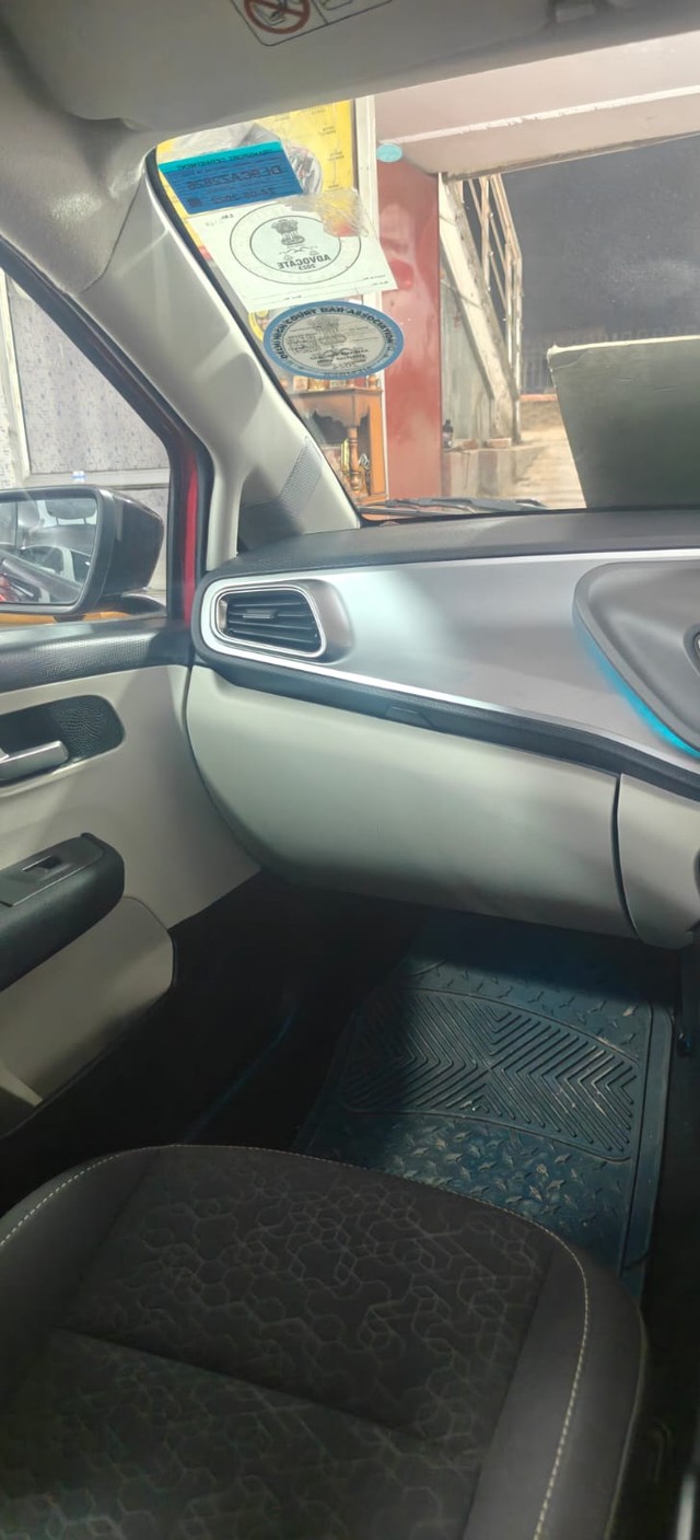 Second-hand 2022 Tata Altroz XZA Opt DCT for sale in New Delhi-7