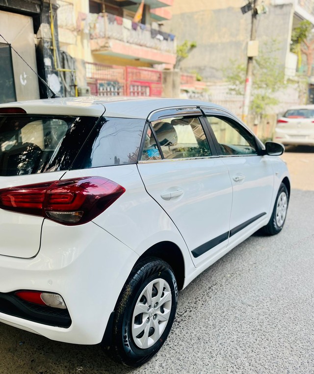 Second-hand 2020 Hyundai i20 Magna Plus BSIV for sale in New Delhi