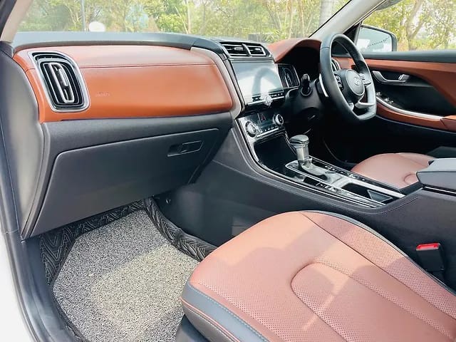 Hyundai Alcazar Signature (O) 7-Seater Diesel AT Second-hand 2024 Hyundai Alcazar Signature (O) 7-Seater Diesel AT for sale in Mumbai-7