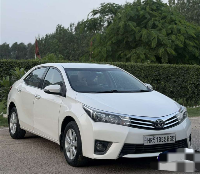 Second-hand 2015 Toyota Corolla Altis जी एटी for sale in Chandigarh