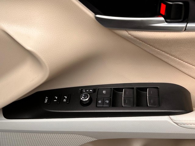 Second-hand 2024 Toyota Camry 2.5 Hybrid for sale in New Delhi-14