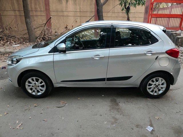 Second-hand 2017 Tata Tiago 1.2 Revotron XZ for sale in New Delhi-4