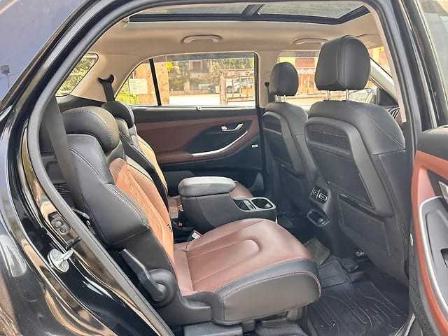 Second-hand 2022 Hyundai Alcazar Signature (O) Diesel AT BSVI for sale in Mumbai-10