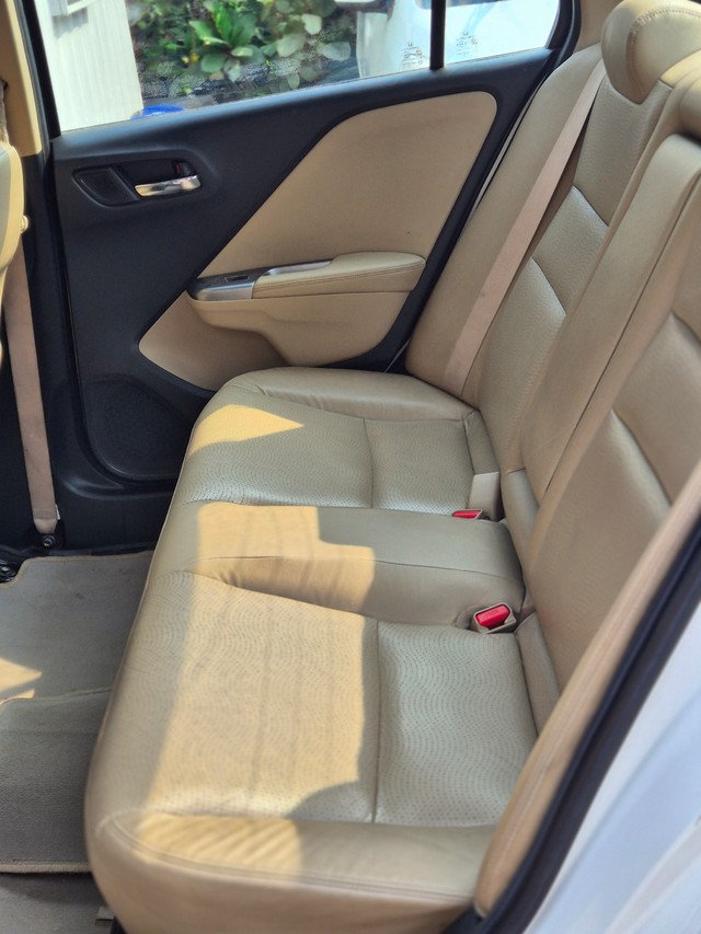 Second-hand 2015 Honda City i VTEC CVT VX for sale in Vadodara-11