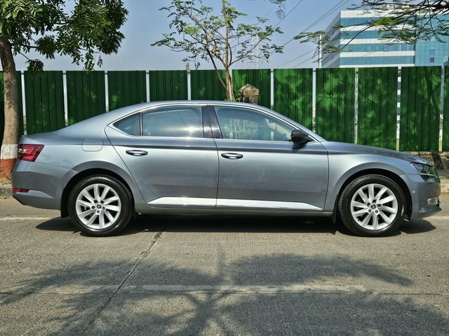 Second-hand 2018 Skoda Superb LK 1.8 TSI AT for sale in Mumbai-1