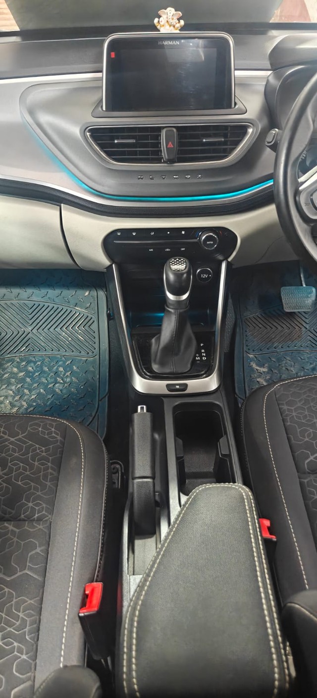 Second-hand 2022 Tata Altroz XZA Opt DCT for sale in New Delhi-5