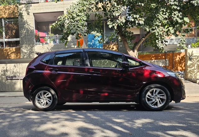 Second-hand 2016 Honda Jazz 1.2 V i VTEC for sale in Gurgaon-1