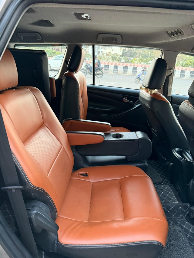 Second-hand 2018 Toyota Innova Crysta 2.4 GX MT BSIV for sale in Jaipur-3