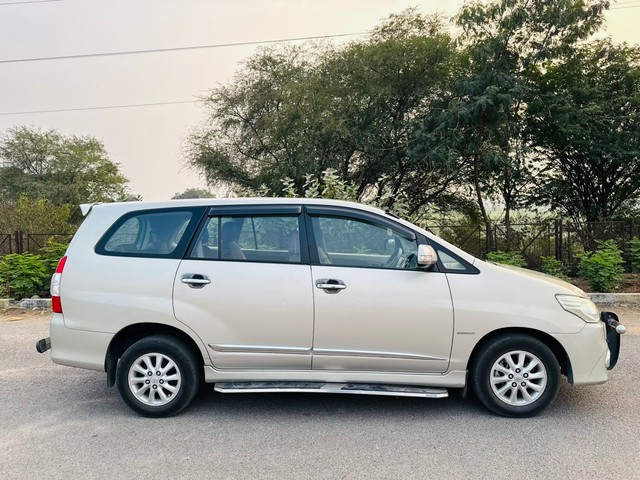 Second-hand 2014 Toyota Innova 2.5 VX (Diesel) 7 Seater for sale in Hyderabad-1