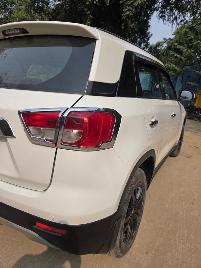 Second-hand 2017 Maruti Vitara Brezza ZDi for sale in Allahabad-7