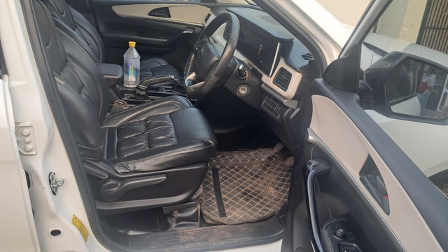 Second-hand 2023 Mahindra XUV700 AX5 BSVI for sale in Jabalpur-14