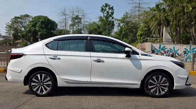 Used Sedan Cars in Bhiwandi - Check 137 Second Hand Sedan Cars in
