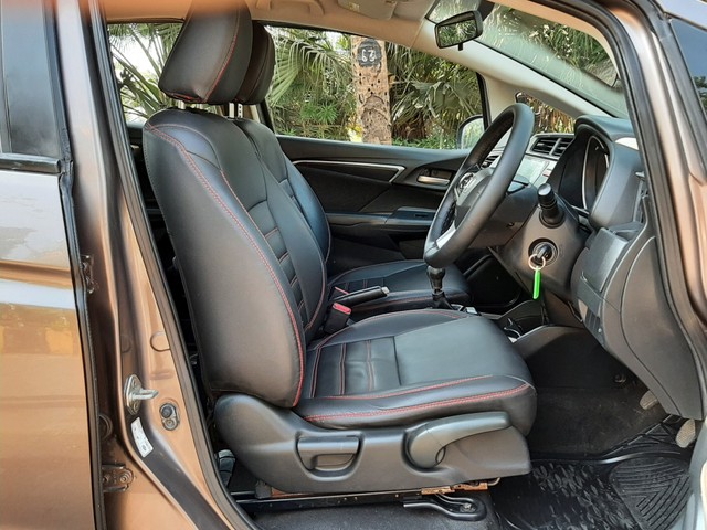 Second-hand 2015 Honda Jazz 1.2 VX i VTEC for sale in Mumbai-8