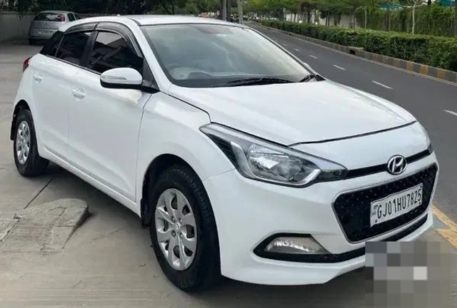 Hyundai i20 स्पोर्टज़ 1.4 CRDi Second-hand 2017 Hyundai i20 स्पोर्टज़ 1.4 CRDi for sale in Ahmedabad