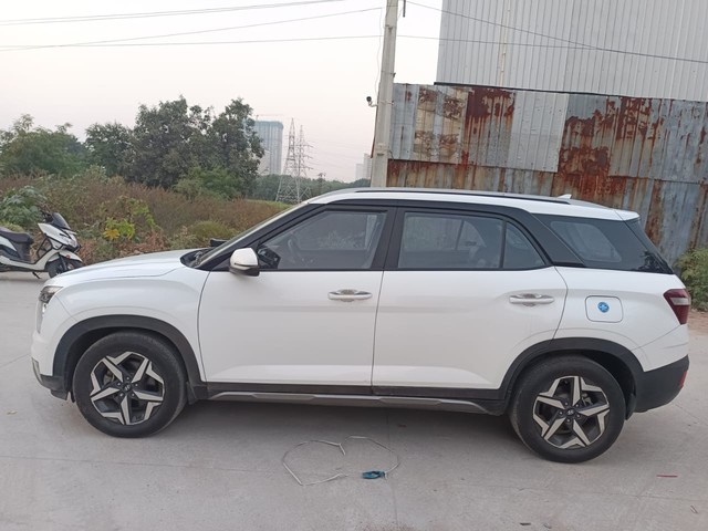 Second-hand 2024 Hyundai Alcazar Prestige 7-Seater Diesel for sale in Hyderabad-4