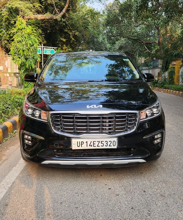Kia Carnival Limousine Second-hand 2022 Kia Carnival Limousine for sale in New Delhi