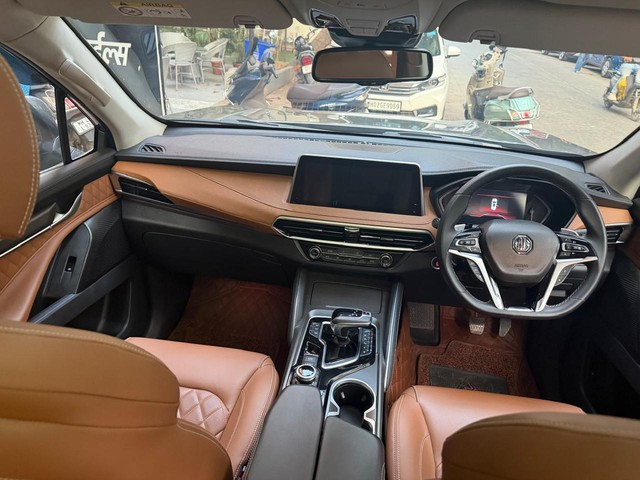 Second-hand 2023 MG Gloster Savvy 4x4 7Str for sale in Mumbai-5