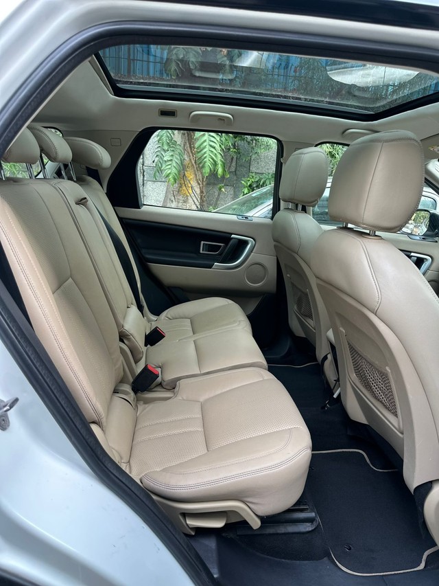 Second-hand 2015 Land Rover Discovery Sport SD4 HSE Luxury 7S for sale in New Delhi-9