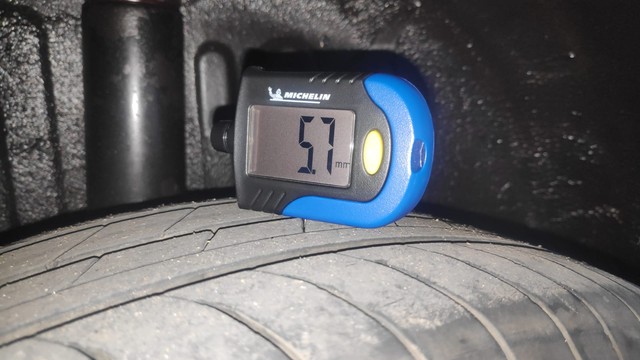 Second-hand 2019 Toyota Innova Crysta 2.4 G Plus MT 8S BSIV for sale in Bangalore-8