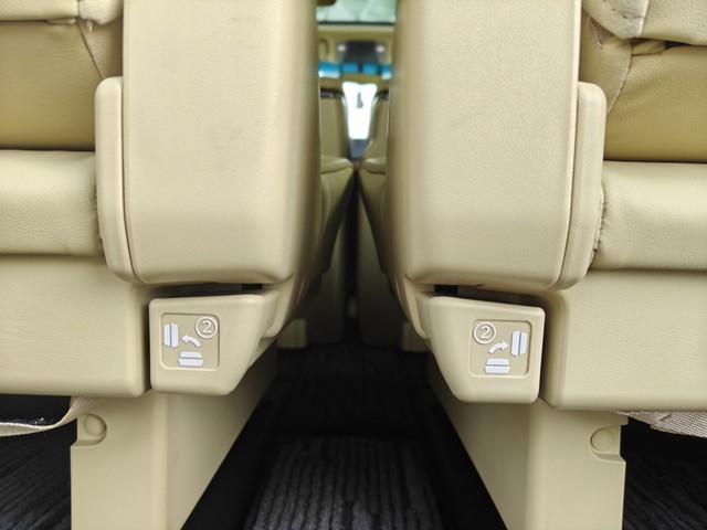 Second-hand 2020 Toyota Vellfire Executive Lounge BSVI for sale in Mumbai-9