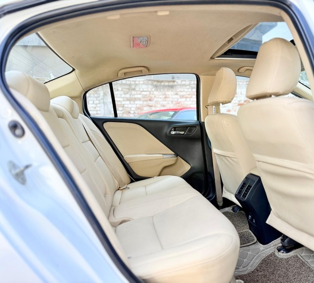 Second-hand 2015 Honda City i VTEC CVT VX for sale in Surat-10