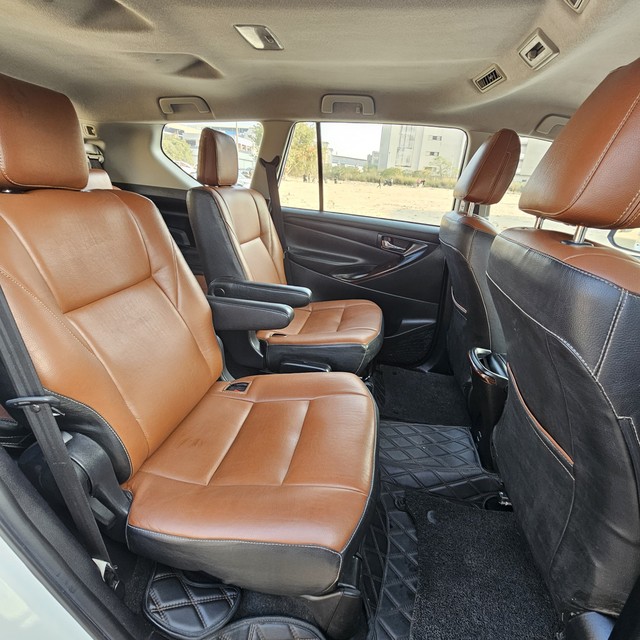 Second-hand 2019 Toyota Innova Crysta 2.4 G Plus MT BSIV for sale in New Delhi-7