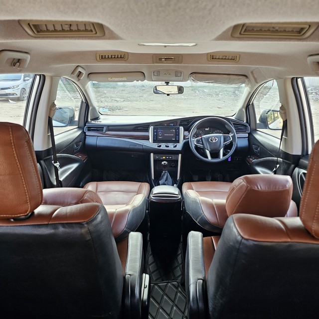 Second-hand 2019 Toyota Innova Crysta 2.4 G Plus MT BSIV for sale in New Delhi-10