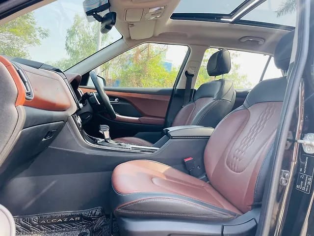 Hyundai Alcazar 1.5 Signature (O) 7-Seater Diesel AT Second-hand 2022 Hyundai Alcazar 1.5 Signature (O) 7-Seater Diesel AT for sale in Mumbai-8