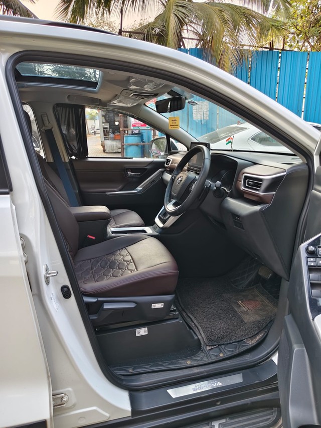 Second-hand 2025 Toyota Innova Hycross VX 7STR Hybrid for sale in Mumbai-15
