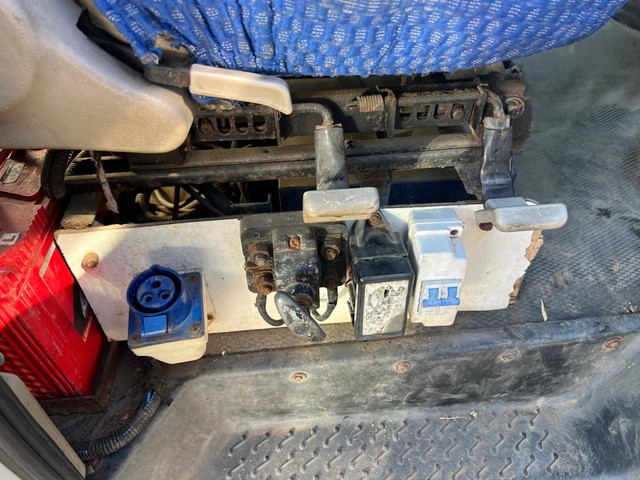 Second-hand 2014 Tata Winger Deluxe - Hi Roof (AC) for sale in Vadodara-2