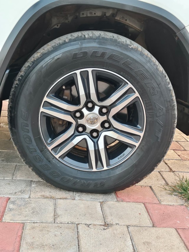 Second-hand 2017 Toyota Fortuner 2.7 2WD MT BSIV for sale in Ahmedabad-7