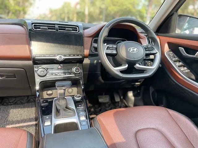 Hyundai Alcazar 1.5 Signature (O) 7-Seater Diesel AT Second-hand 2022 Hyundai Alcazar 1.5 Signature (O) 7-Seater Diesel AT for sale in Mumbai-6