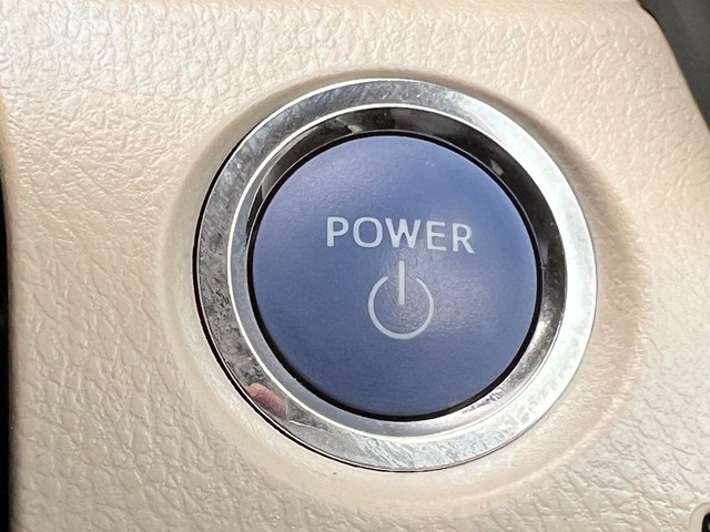 Second-hand 2024 Toyota Camry 2.5 Hybrid for sale in New Delhi-5