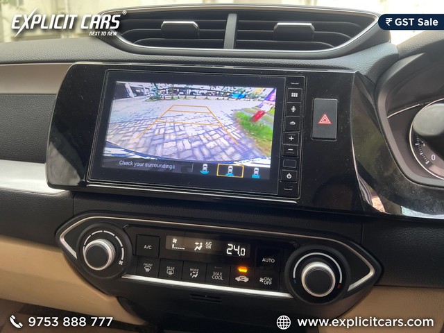 Second-hand 2023 Honda Amaze 2nd Gen VX CVT for sale in Kolkata-8