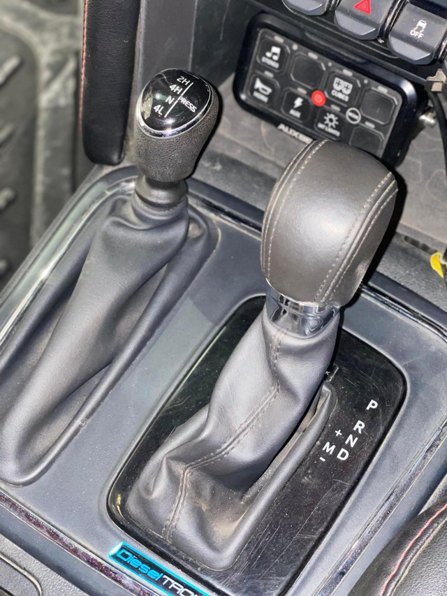 Second-hand 2023 Mahindra Thar LX 4WD Hard Top AT BSVI for sale in Hyderabad-15