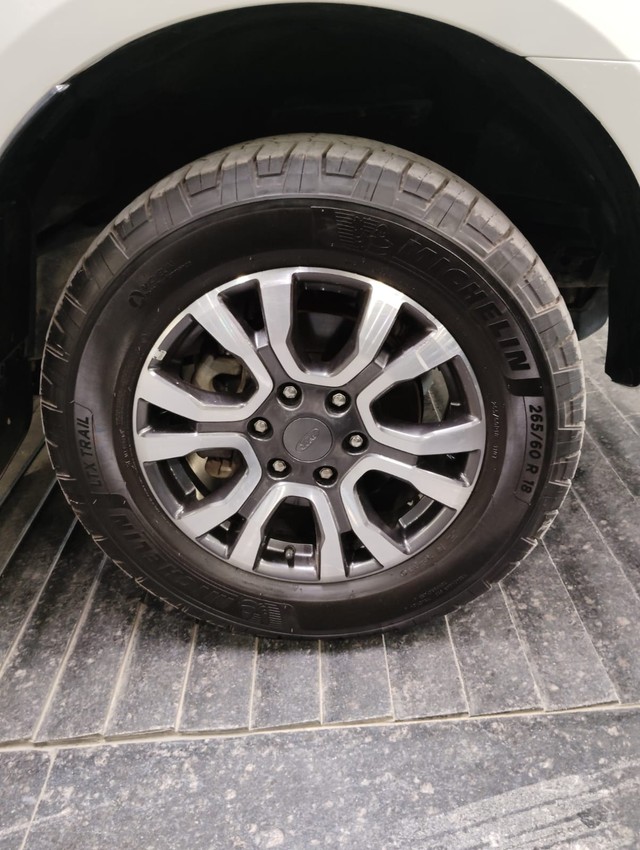 Ford Endeavour Titanium Plus 4X2 AT Second-hand 2020 Ford Endeavour Titanium Plus 4X2 AT for sale in New Delhi-5