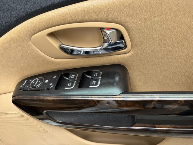 Second-hand 2023 Kia Carnival Limousine Plus for sale in New Delhi-10