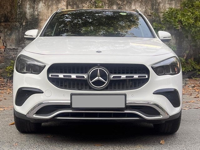 Second-hand 2024 Mercedes-Benz GLA 200 for sale in New Delhi-6