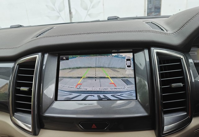 Second-hand 2016 Ford Endeavour 2.2 Trend MT 4X2 for sale in Mumbai-5