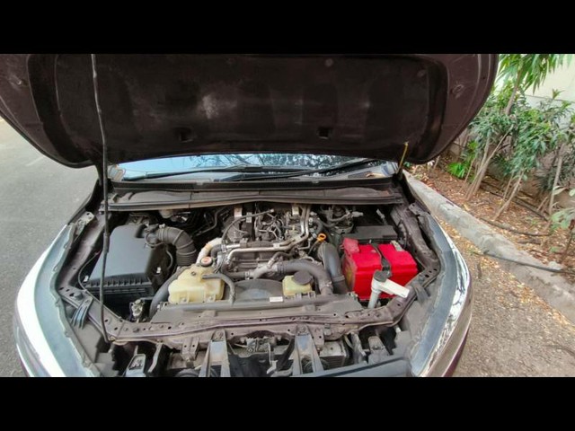 Second-hand 2017 Toyota Innova Crysta 2.8 GX AT BSIV for sale in Pune-5