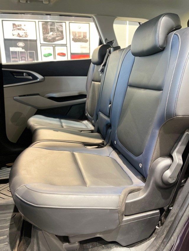 Kia Carens Gravity Second-hand 2025 Kia Carens Gravity for sale in Hyderabad-15