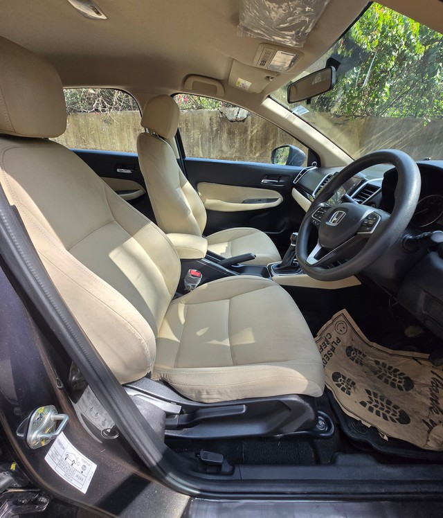 Second-hand 2020 Honda City V MT for sale in New Delhi-11