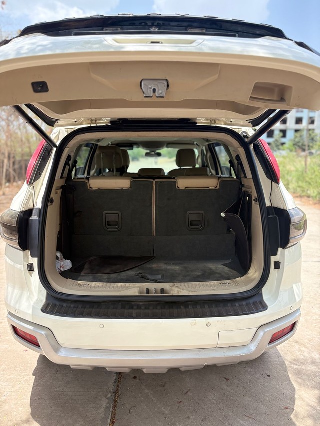 Ford Endeavour 3.2 Trend AT 4X4 Second-hand 2016 Ford Endeavour 3.2 Trend AT 4X4 for sale in Bhopal-5