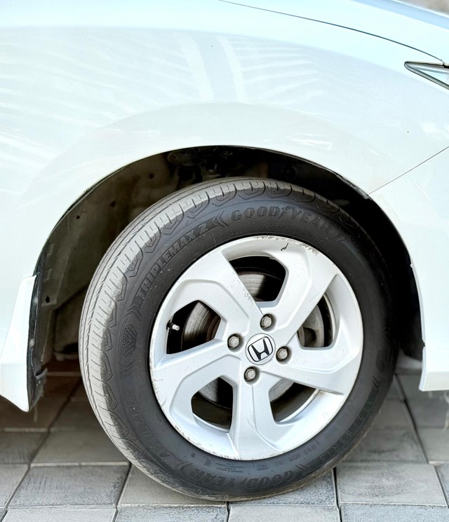 Second-hand 2015 Honda City i VTEC CVT VX for sale in Surat-4