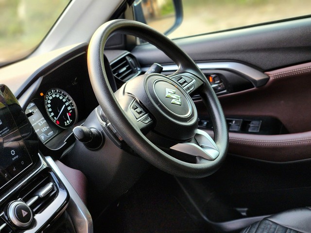 Second-hand 2022 Maruti Suzuki Grand Vitara Zeta AT BSVI for sale in New Delhi-35