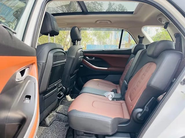 Hyundai Alcazar Signature (O) 7-Seater Diesel AT Second-hand 2024 Hyundai Alcazar Signature (O) 7-Seater Diesel AT for sale in Mumbai-8