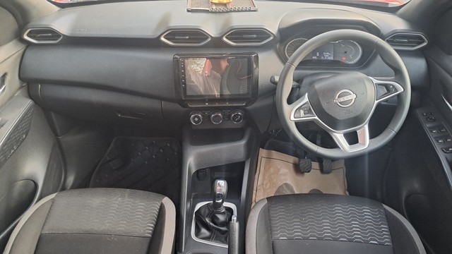 Second-hand 2025 Nissan Magnite Acenta AMT for sale in Jabalpur-13