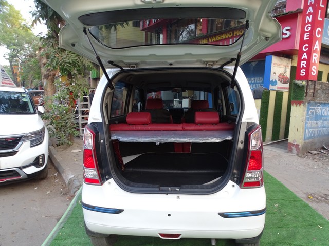 Second-hand 2017 Maruti Wagon R AMT VXI for sale in Kolkata-6